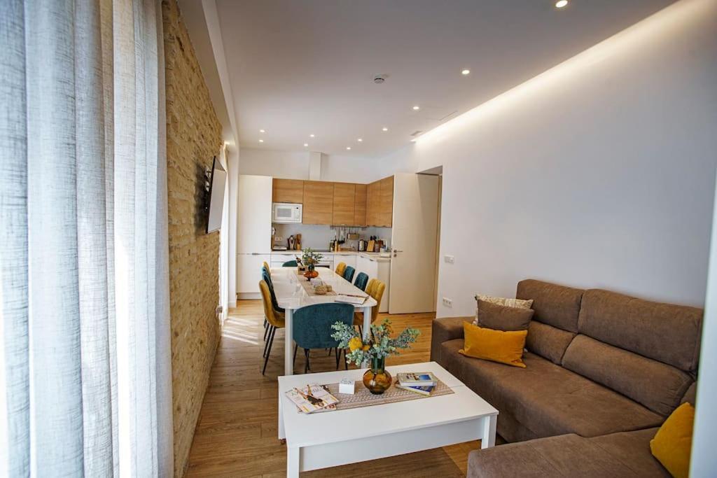 Mini Hotel In The Heart Of Sevilla For Exclusive Usage Exterior foto